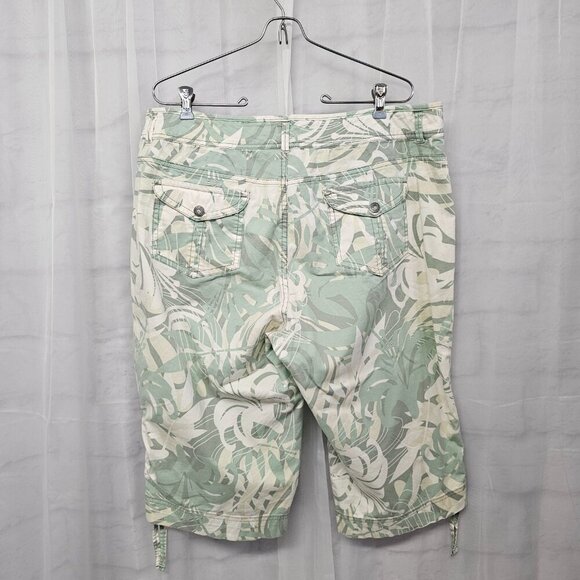 Vintage Gloria Vanderbilt Green Tropical Bermuda Cargo Shorts 16 - Picture 8 of 14